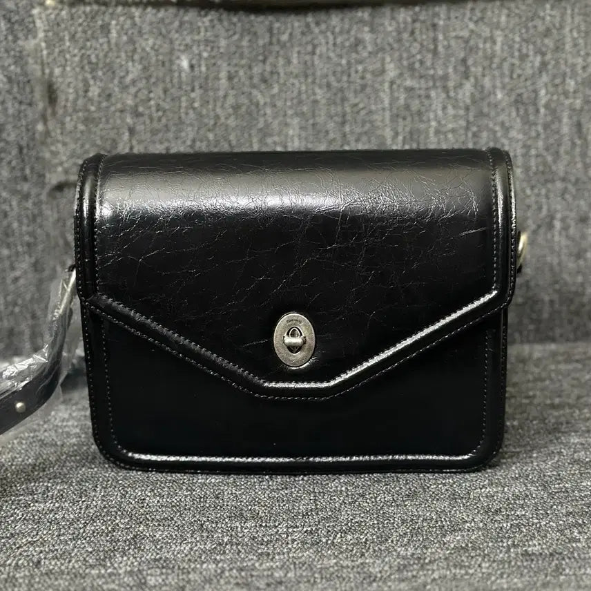 [BUNJANG] Black Mini Crossbody Bag / 블랙 미니 크로스백