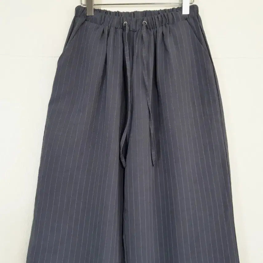 [BUNJANG] Charcoal Stripe Wide Banding Pants / 차콜색스트라이프 와이드밴딩팬츠