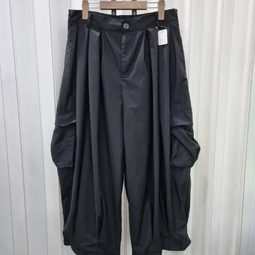 [BUNJANG] Black Balloon Fit Cargo Pants / 블랙 벌룬핏 카고 바지