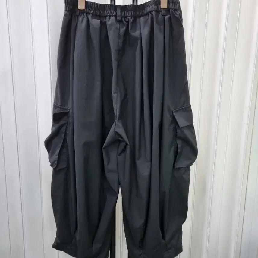 [BUNJANG] Black Balloon Fit Cargo Pants / 블랙 벌룬핏 카고 바지