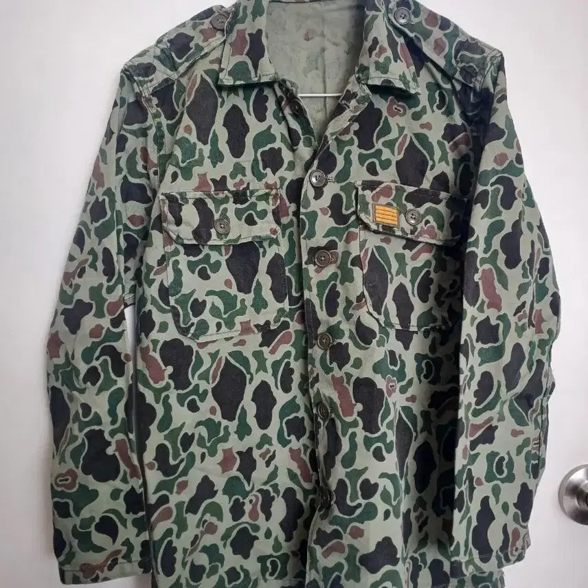 [BUNJANG] 1980s Vintage Camouflage Military Uniform Set with Hat / 근대사  수집품 80년대 구형 제대복 얼룩무늬 군복 상.하의.모자 코스튬