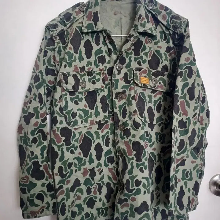 [BUNJANG] 1980s Vintage Camouflage Military Uniform Set with Hat / 근대사  수집품 80년대 구형 제대복 얼룩무늬 군복 상.하의.모자 코스튬