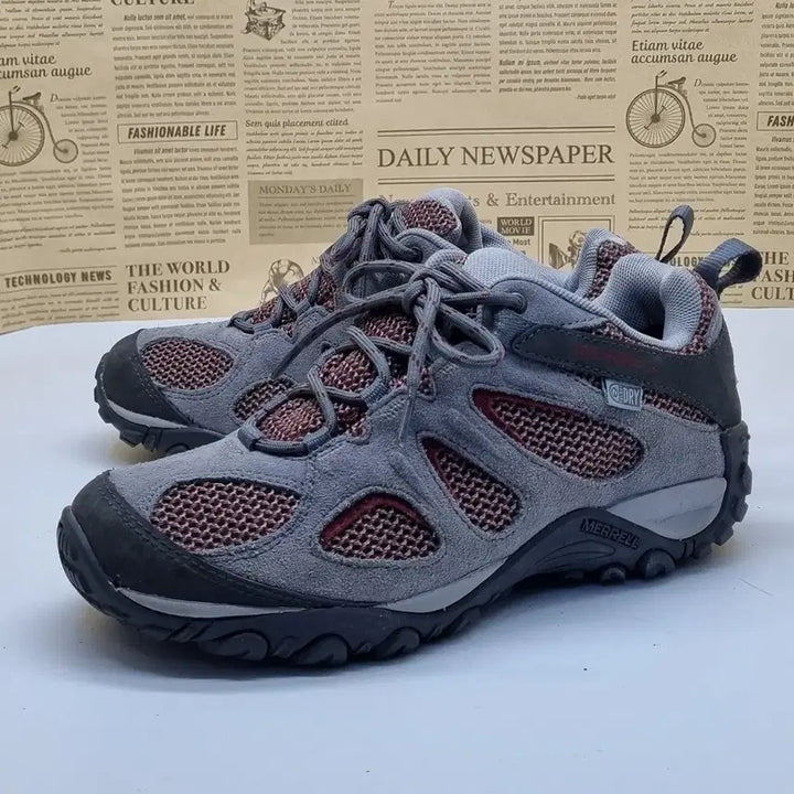 [BUNJANG] Merrell Yokota 2 Trekking Shoes / 머렐 요코타2 트레킹화 240