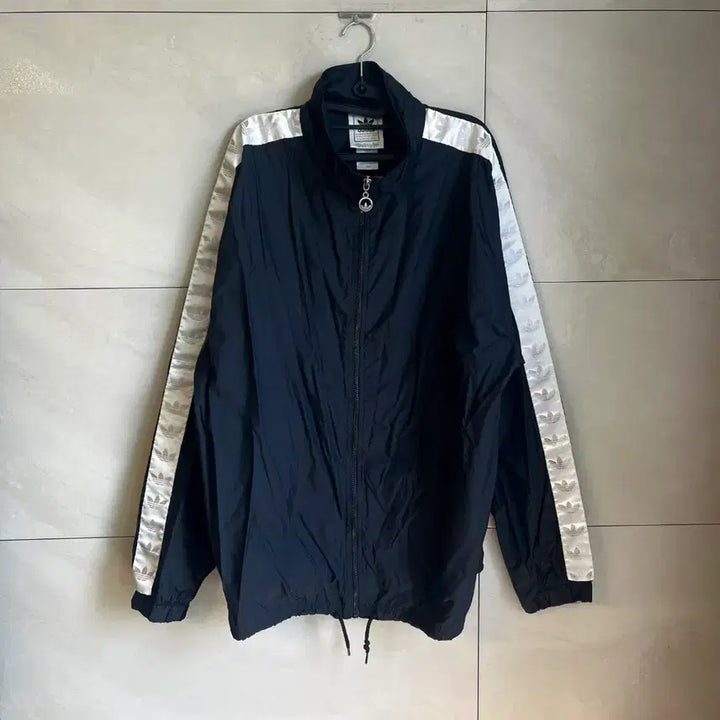 [BUNJANG] Adidas Firebird Old School Big Logo Windbreaker Black XL-2XL / [L] 아디다스 파이어버드 올드스쿨 빅로고 바람막이 블랙 판매합니다.
