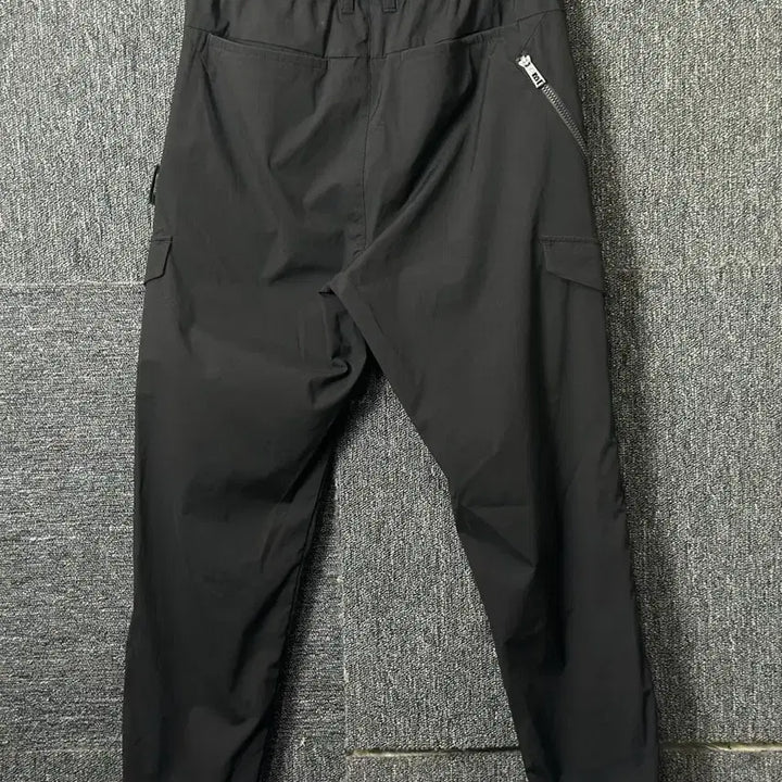[BUNJANG] National Geographic Black Cargo Jogger Pants Size 71 / 내셔널지오그래픽 카고 조거팬츠 블랙 71