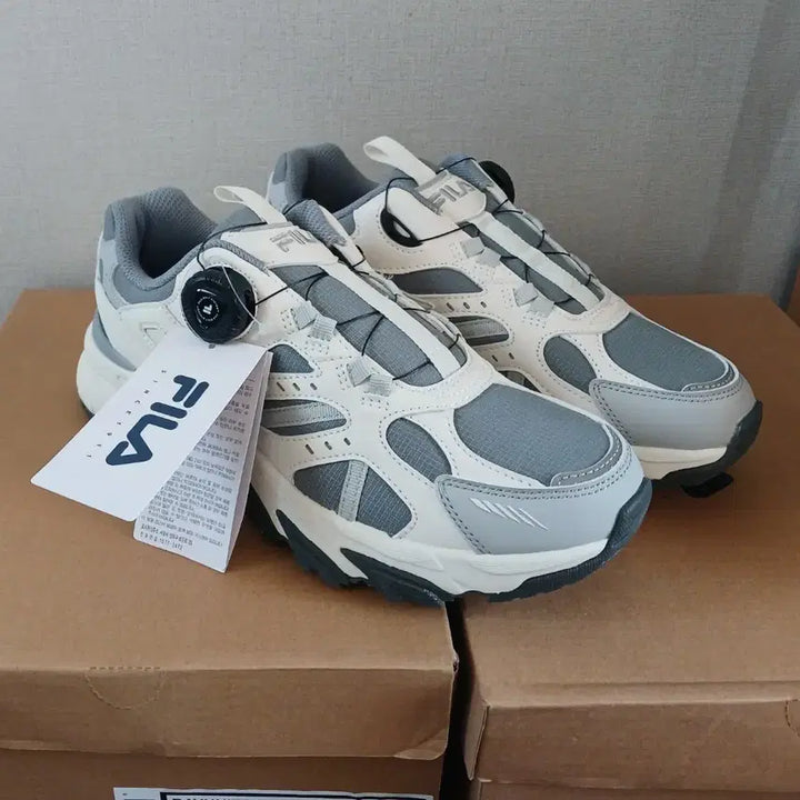 [BUNJANG] Fila Dial Trekking Shoes (Size 250) / 휠라 다이얼 트레킹화 ^새제품^ (250)