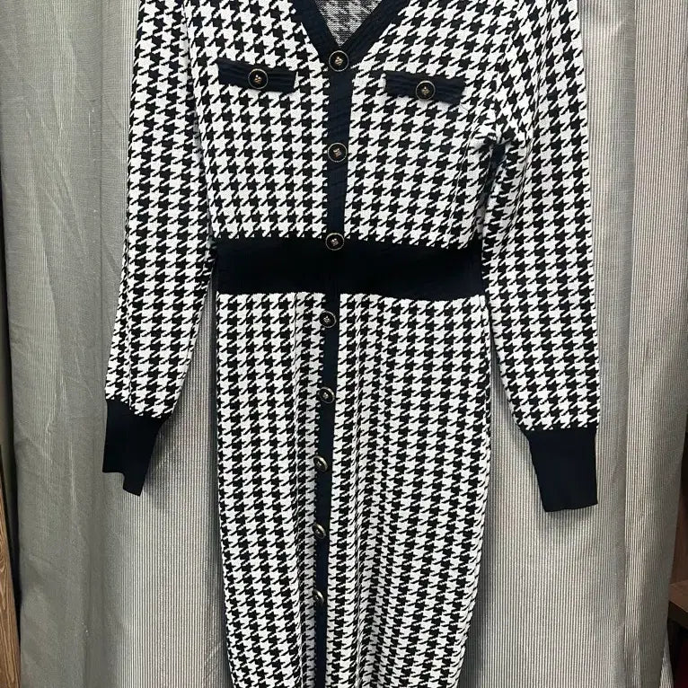 [SOLD OUT] SATIN 하운드투스 니트 원피스
