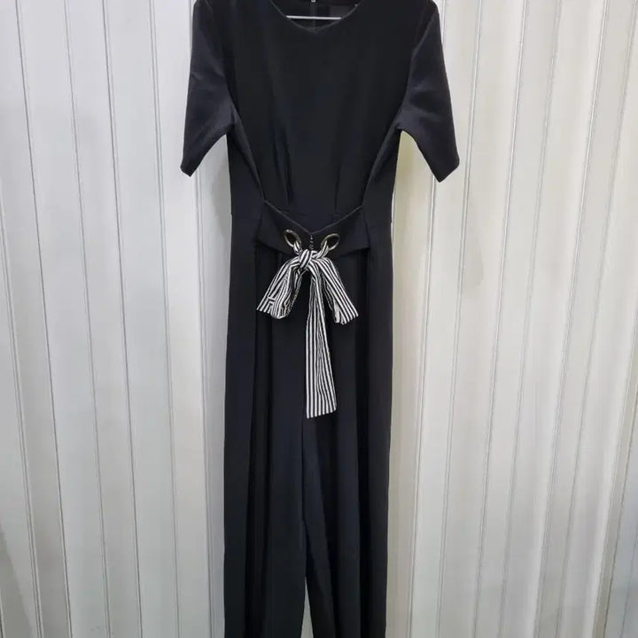[BUNJANG] Black Short Sleeve Jumpsuit with Ribbon Belt / 블랙 반팔 점프수트 리본 벨트