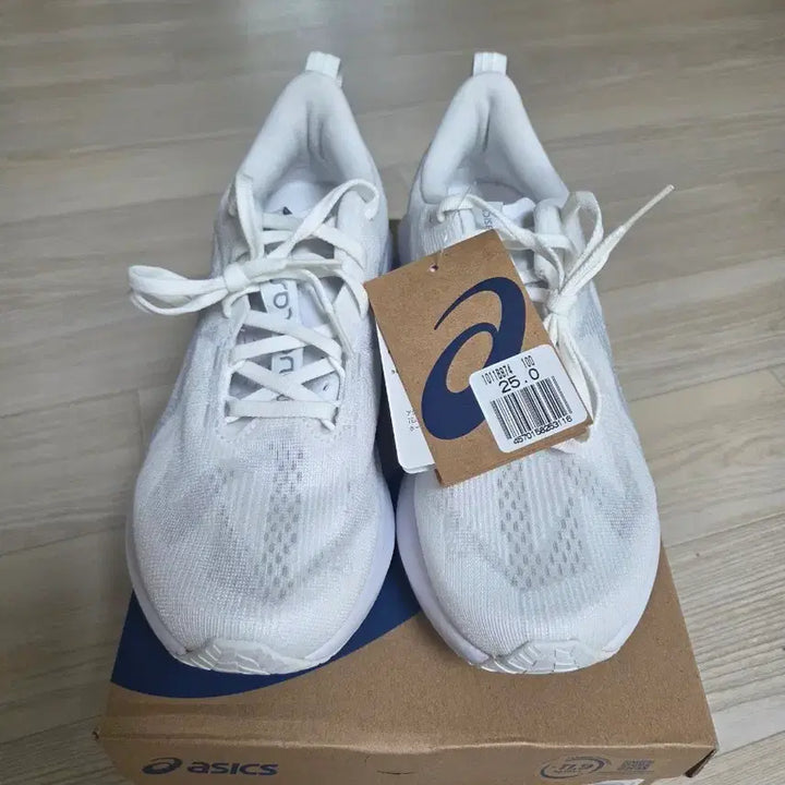 [BUNJANG] ASICS Novablast 5 Running Shoes White (250mm) / 노바블라스트5 250 화이트