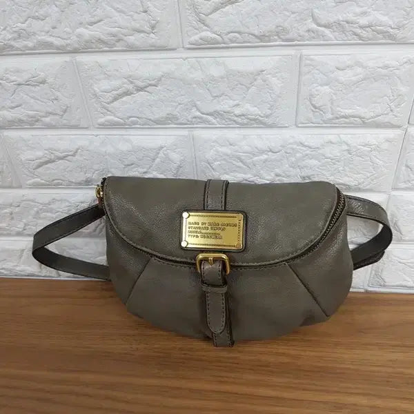 [BUNJANG] Marc Jacobs Shoulder Bag &amp; Hip Pack / 마크제이콥스 숄더백 &amp; 힙색 (짧은 크로스백 빈티지스타일)