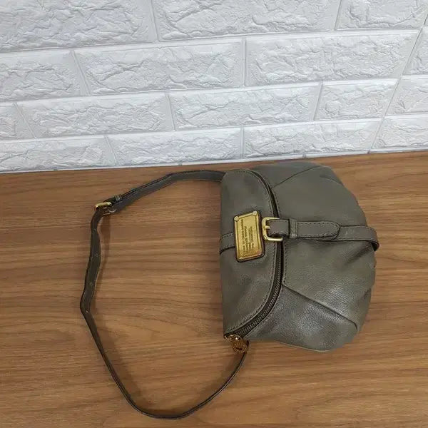 [BUNJANG] Marc Jacobs Shoulder Bag &amp; Hip Pack / 마크제이콥스 숄더백 &amp; 힙색 (짧은 크로스백 빈티지스타일)