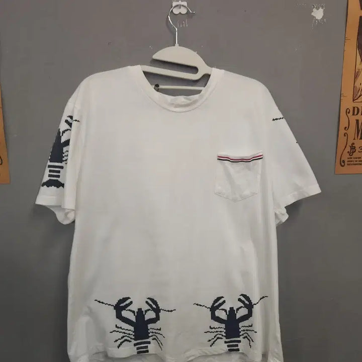 [BUNJANG] Thom Browne White Lobster Embroidery Short Sleeve T-Shirt / 톰브라운 흰색 랍스터 자수 반팔 티셔츠