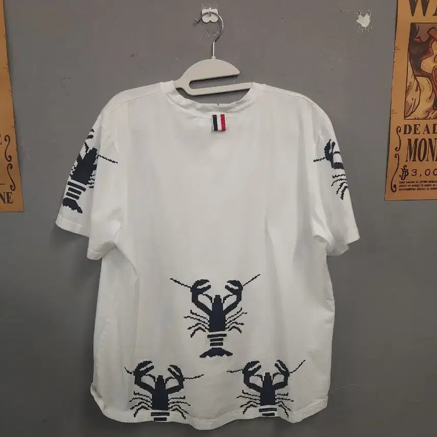 [BUNJANG] Thom Browne White Lobster Embroidery Short Sleeve T-Shirt / 톰브라운 흰색 랍스터 자수 반팔 티셔츠