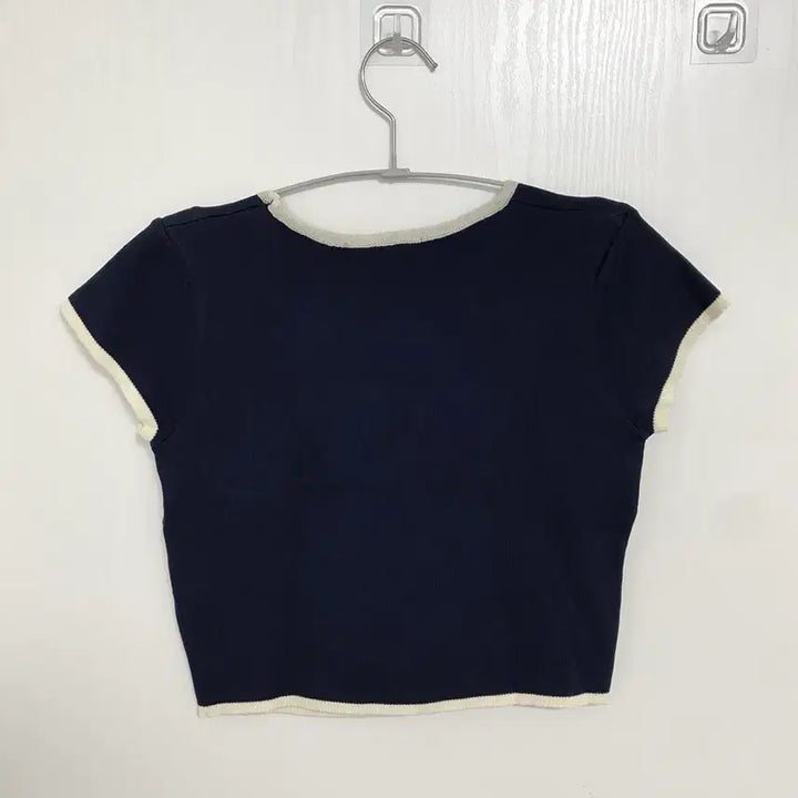 [BUNJANG] V-Neck Twisted Knit Short Sleeve Top / 브이넥 꼬임 얇은 니트반팔