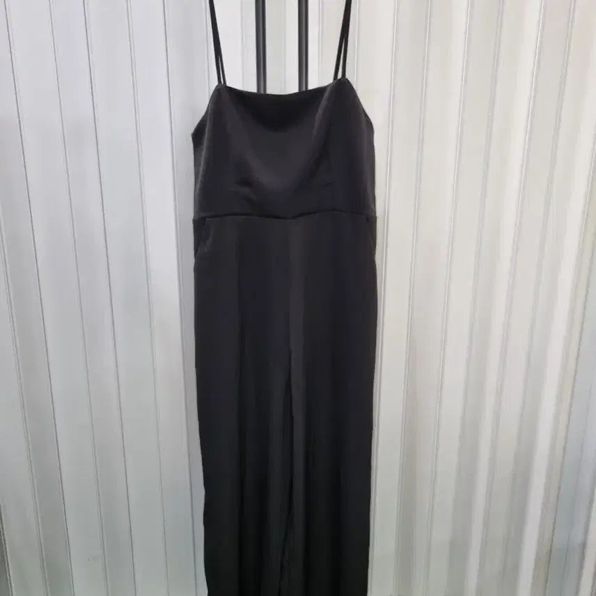[BUNJANG] Black Strap Sleeveless Jumpsuit / 블랙 끈 나시 점프수트
