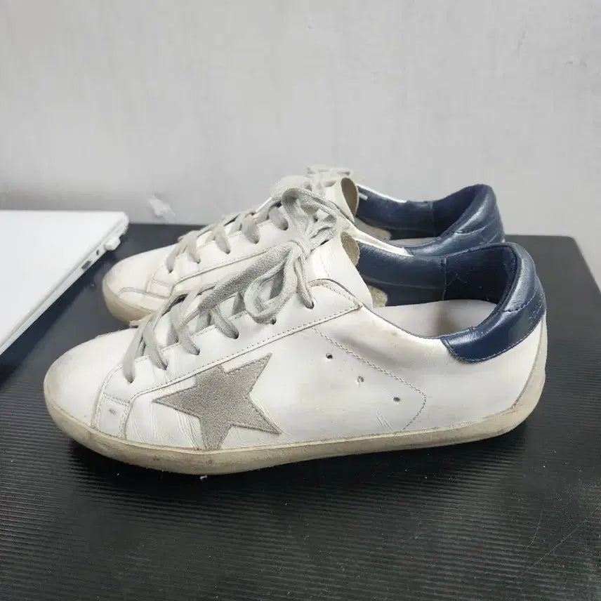 [BUNJANG] Golden Goose Superstar Sneakers White Navy Tab Size 38 / (정품) 골든구스 슈퍼스타 화이트 네이비탭 스니커즈 38(240-245)