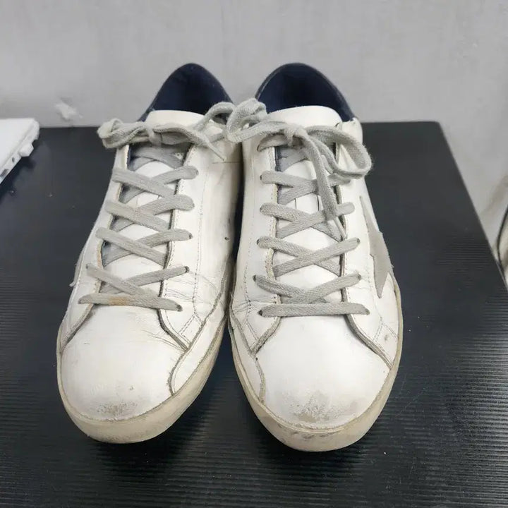[BUNJANG] Golden Goose Superstar Sneakers White Navy Tab Size 38 / (정품) 골든구스 슈퍼스타 화이트 네이비탭 스니커즈 38(240-245)