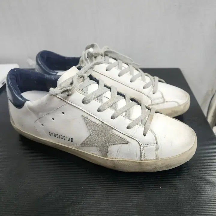 [BUNJANG] Golden Goose Superstar Sneakers White Navy Tab Size 38 / (정품) 골든구스 슈퍼스타 화이트 네이비탭 스니커즈 38(240-245)