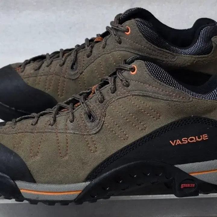 [SOLD OUT] 바스큐 VASQUE 방수가죽 경등산화 트레킹화 릿지창 남성 260