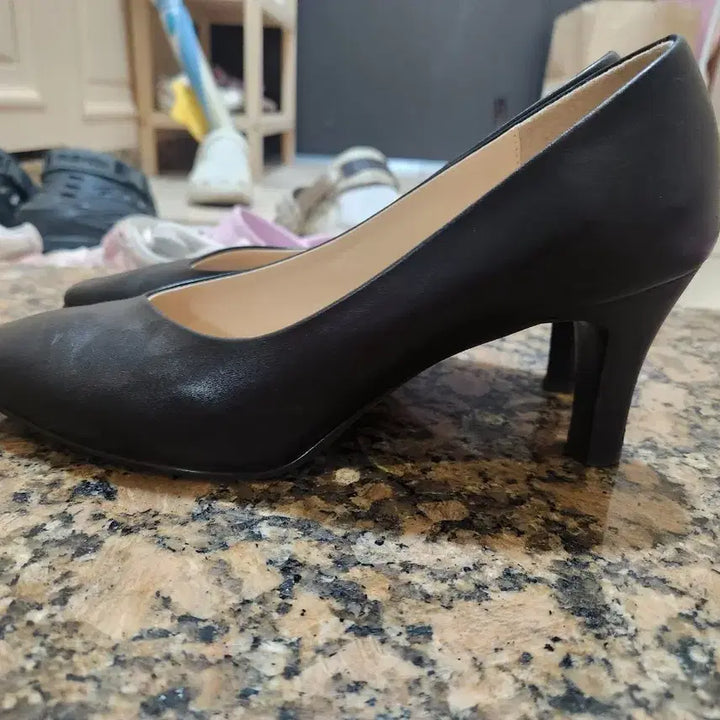 [BUNJANG] SODA Black Leather Heels 6.5cm Heel Height Size 235 / 소다 구두 235 굽6.5cm