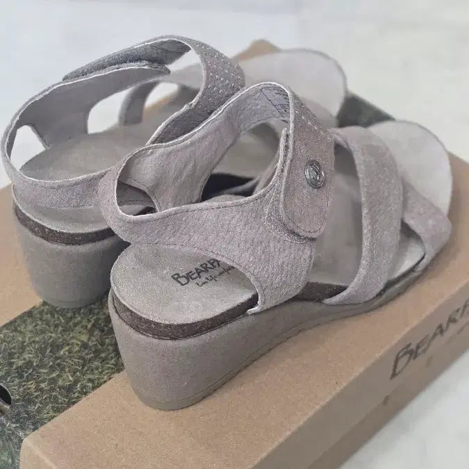 [SOLD OUT] 베어파우 샌들 230 미착용 새제품