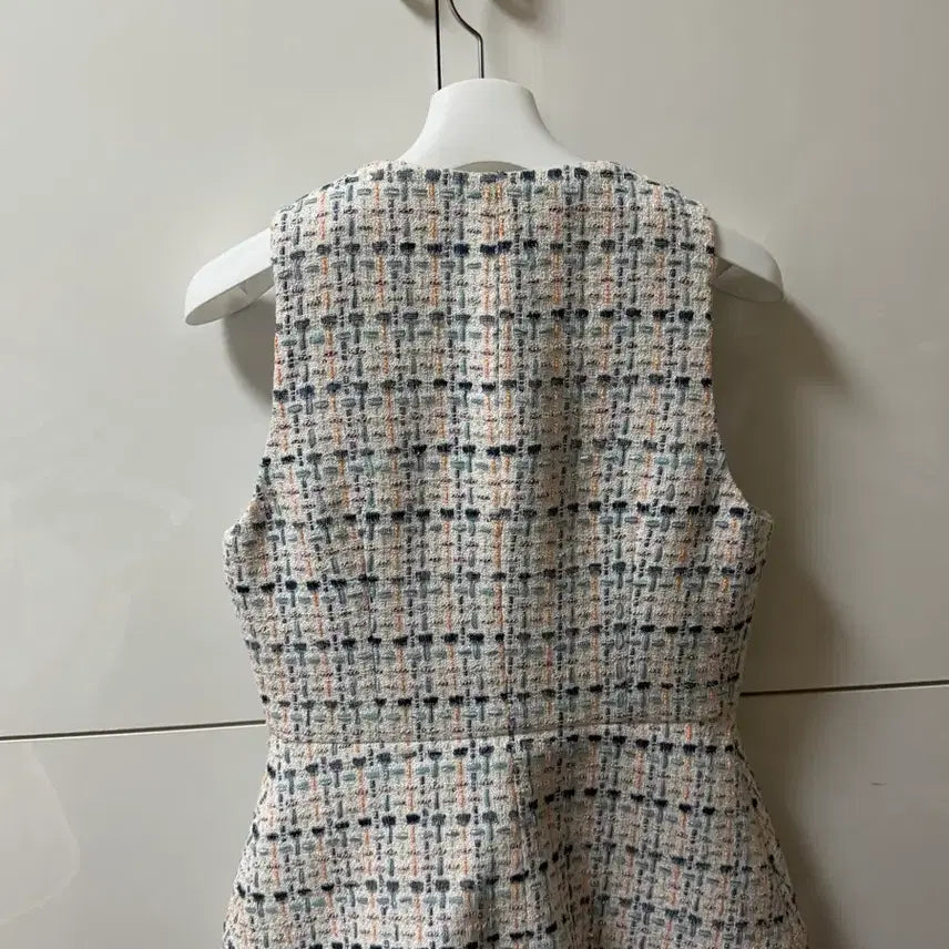 [BUNJANG] Tweed Flower Detail Vest / 서쿠키탑