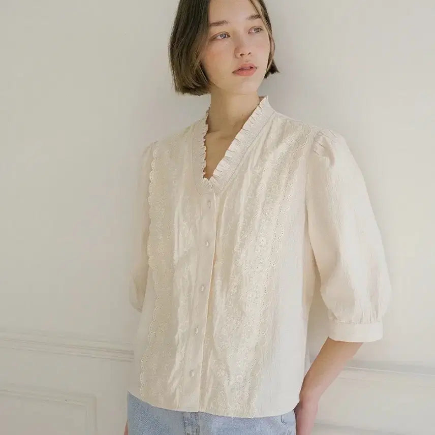 [BUNJANG] Lucirju Margaret Lace Blouse / 루시르주 마가렛 레이스 블라우스