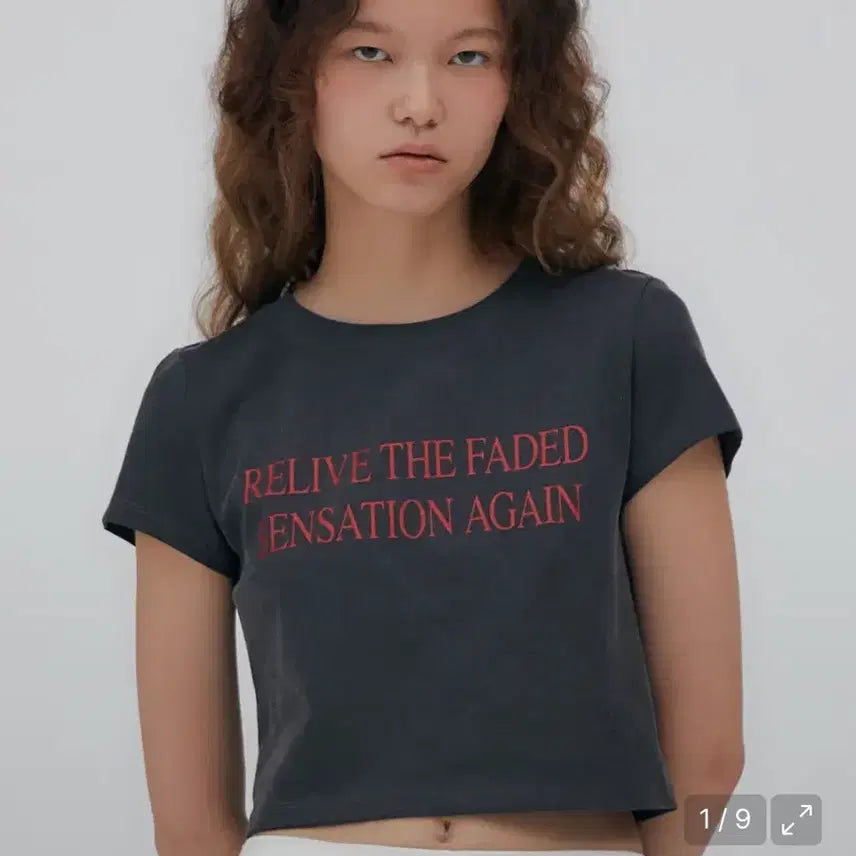 [BUNJANG] Milow Moon Cropped T-Shirt / 밀로우먼 크롭 티셔츠