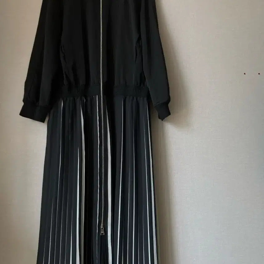 [BUNJANG] Karl Lagerfeld Pleated Dress Size 66 / 칼라거펠트 플리츠 원피스 66