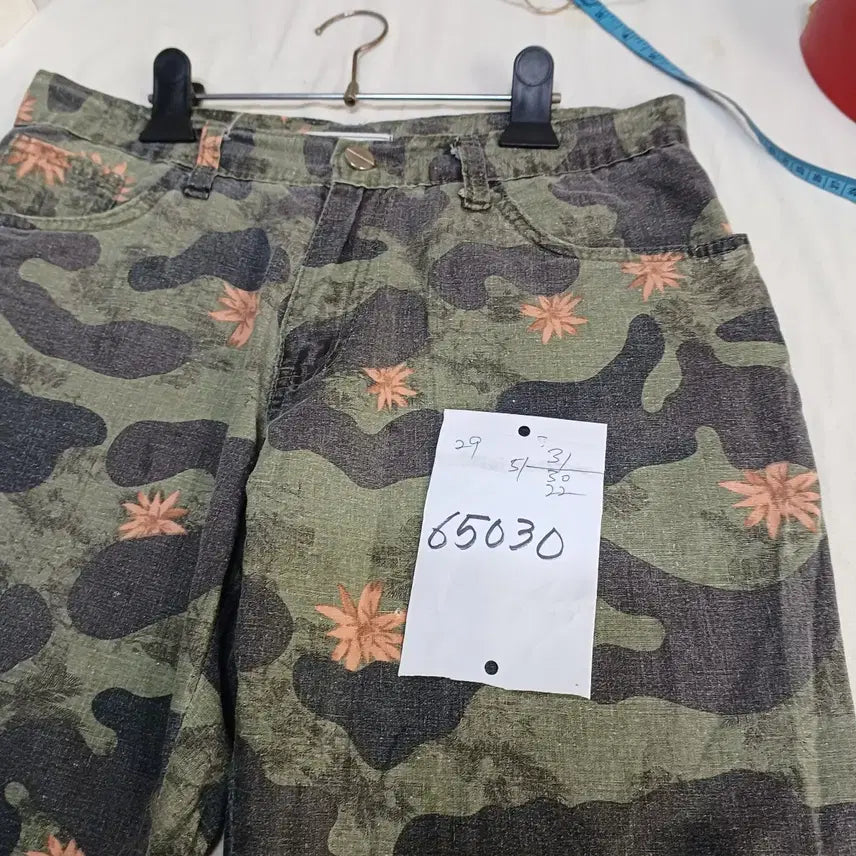 [BUNJANG] Camouflage Flower Pattern Shorts Size 31 / 카모플라워 패턴 반바지31사이즈여름  65030