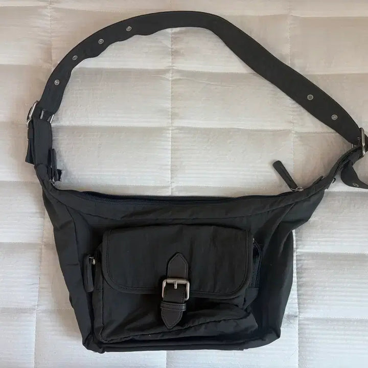 [BUNJANG] Usual Seoul Messenger Bag Basic Charcoal / 유주엘 유쥬엘 usuel 메신저백 차콜 베이직 BASIC CHARCOAL