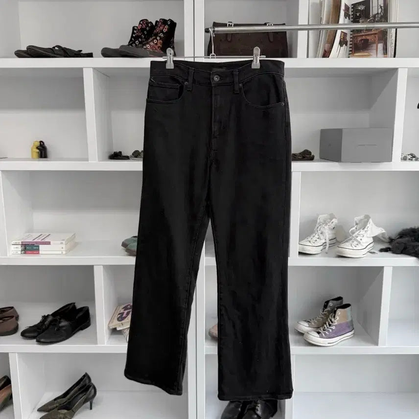 [BUNJANG] Uniqlo Black Flare Jeans (Size 28) / uniqlo 블랙 플레어 진