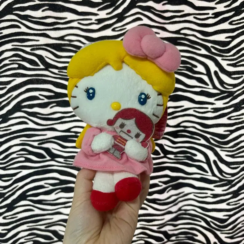 [BUNJANG] Sanrio Classic Kitty Nutcracker Kitty Doll / 산리오 고전키티인형 호두까기인형 키티