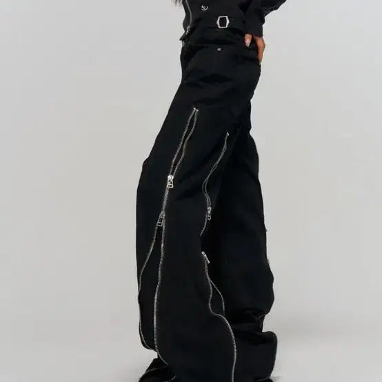 [BUNJANG] SKISM Inducing Convertible Zip-Up Jeans Black / 스키즘 인듀싱 CONVERTIBLE ZIP UP JEANS BLACK