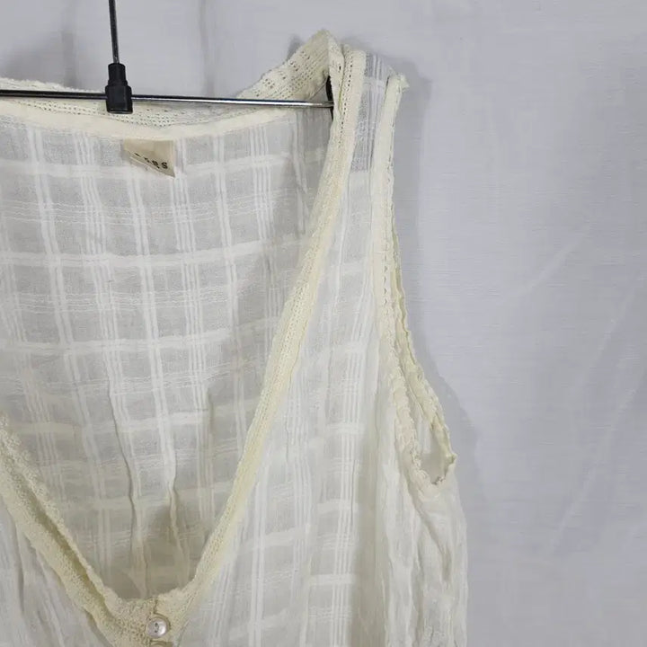 [BUNJANG] Axisfarm Vintage Lace Sleeveless Top / 엑시즈팜 빈티지 레이스 슬리브리스
