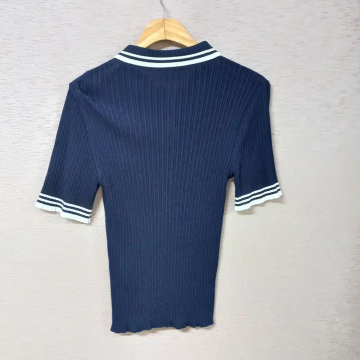 [SOLD OUT] B5-14/네이비 카라 니트티 여성