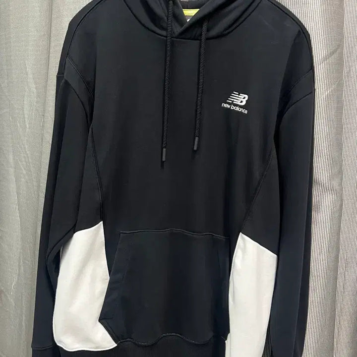 [BUNJANG] New Balance Colorblock Hoodie / 뉴발란스 블랙/화이트 배색 후드티