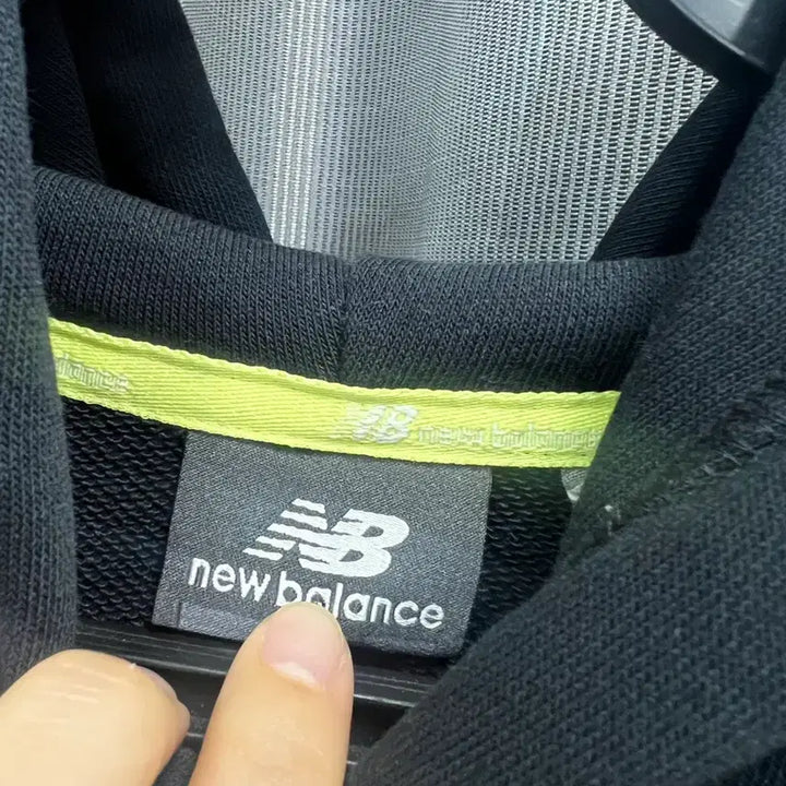 [BUNJANG] New Balance Colorblock Hoodie / 뉴발란스 블랙/화이트 배색 후드티