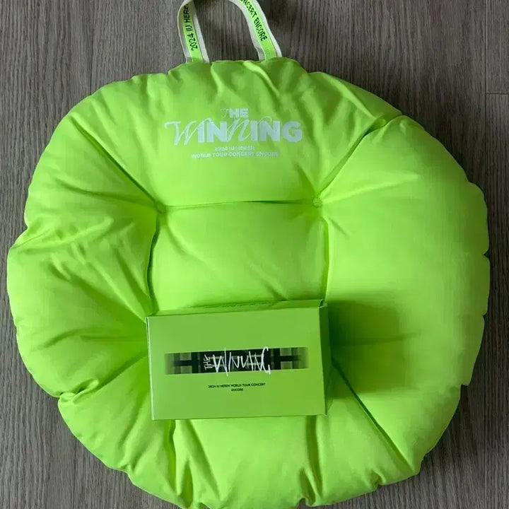 [BUNJANG] IU Concert Cushion + Telescope Set / 아이유 콘서트 방석+망원경