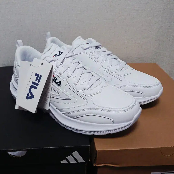 [BUNJANG] Fila Sneakers / [새제품] 휠라 운동화 (260,270,280)