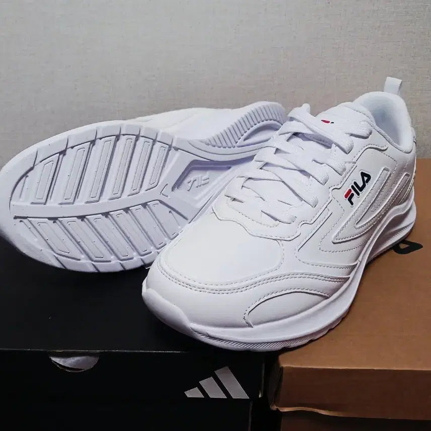 [BUNJANG] Fila Sneakers / [새제품] 휠라 운동화 (260,270,280)