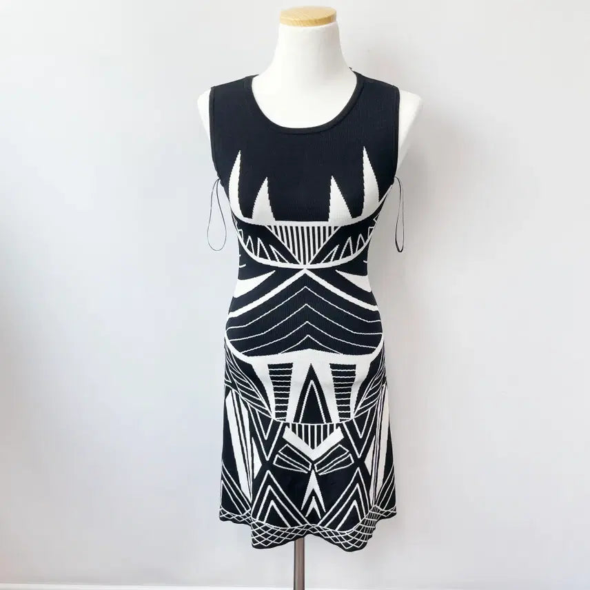 [BUNJANG] MAYREN LEE VIRAY Sleeveless Dress S / MAYREN LEE VIRAY 여성민소매원피스 S 진스센스