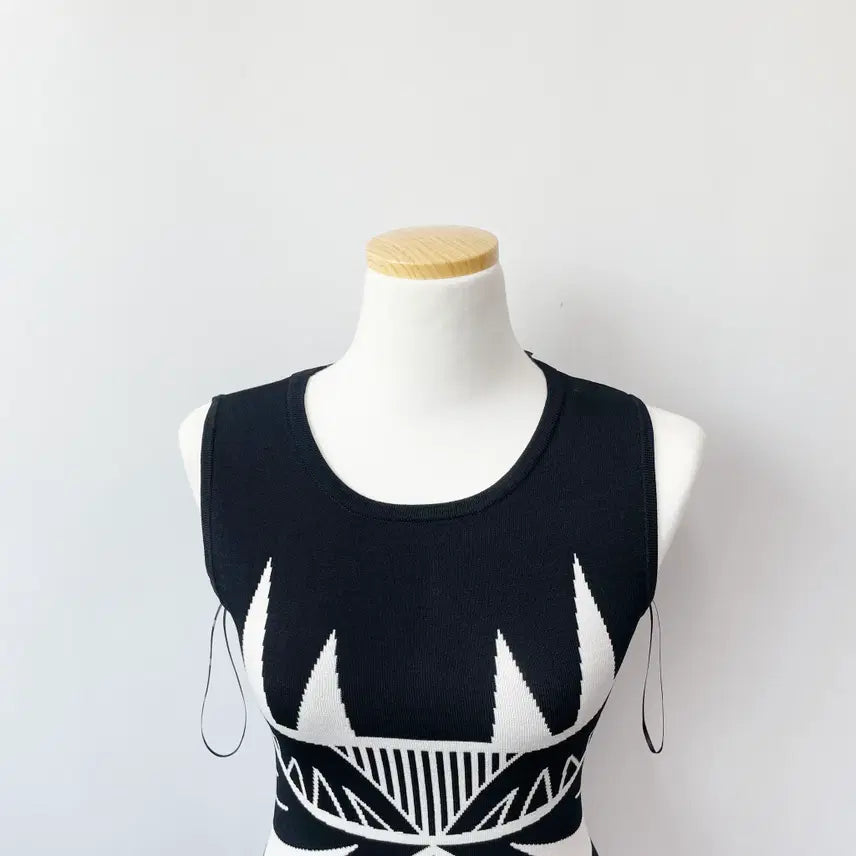 [BUNJANG] MAYREN LEE VIRAY Sleeveless Dress S / MAYREN LEE VIRAY 여성민소매원피스 S 진스센스