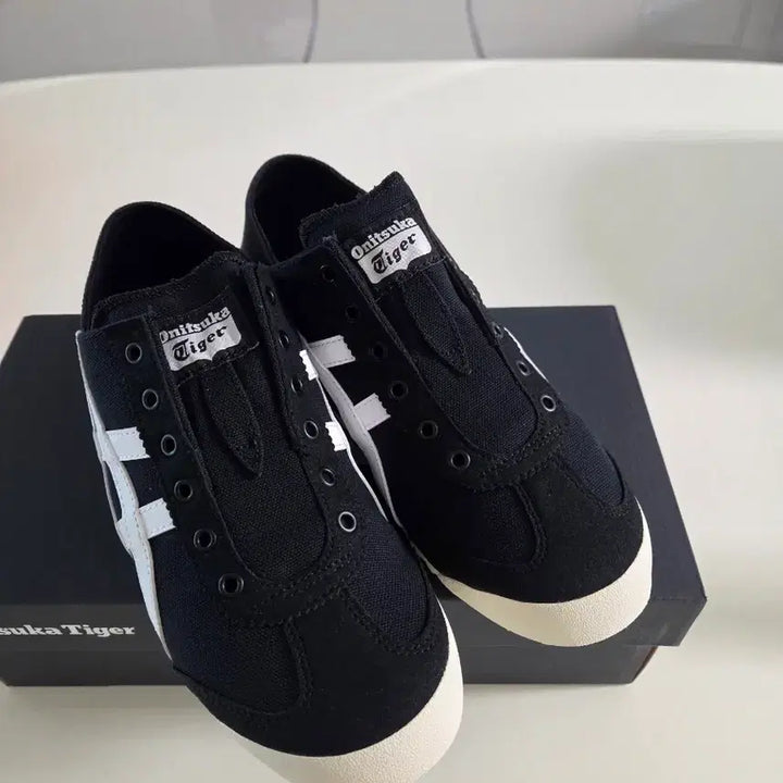 [BUNJANG] Onitsuka Tiger Mexico 66 Paraty (Black &amp; White) Sneakers / [새상품] 오니츠카타이어 멕시코 66  파라티(블랙&amp;화이트)