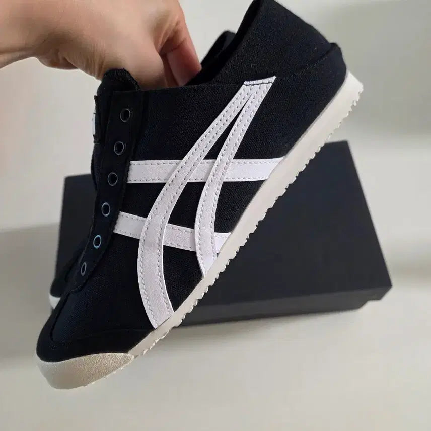 [BUNJANG] Onitsuka Tiger Mexico 66 Paraty (Black &amp; White) Sneakers / [새상품] 오니츠카타이어 멕시코 66  파라티(블랙&amp;화이트)