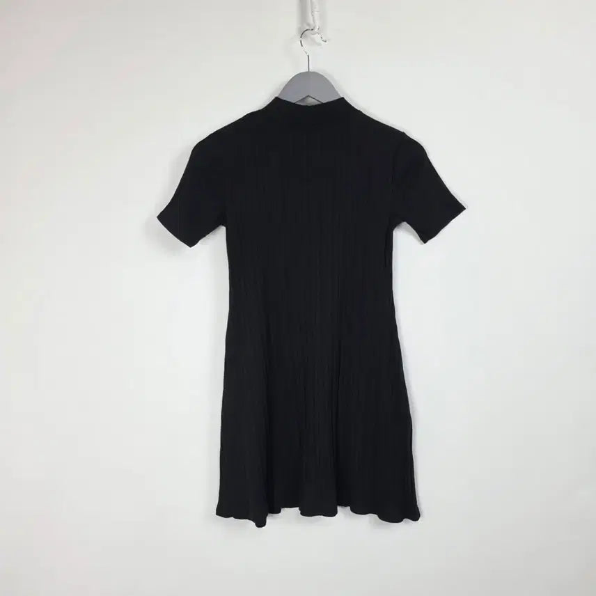 [BUNJANG] Zara Black Ribbed Mock Neck Short Sleeve Mini Dress / 자라 블랙 골지 모크넥 반팔 미니 원피스 여 90. 0514