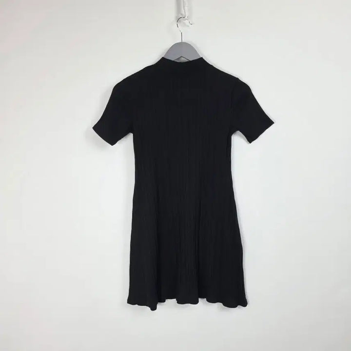 [BUNJANG] Zara Black Ribbed Mock Neck Short Sleeve Mini Dress / 자라 블랙 골지 모크넥 반팔 미니 원피스 여 90. 0514