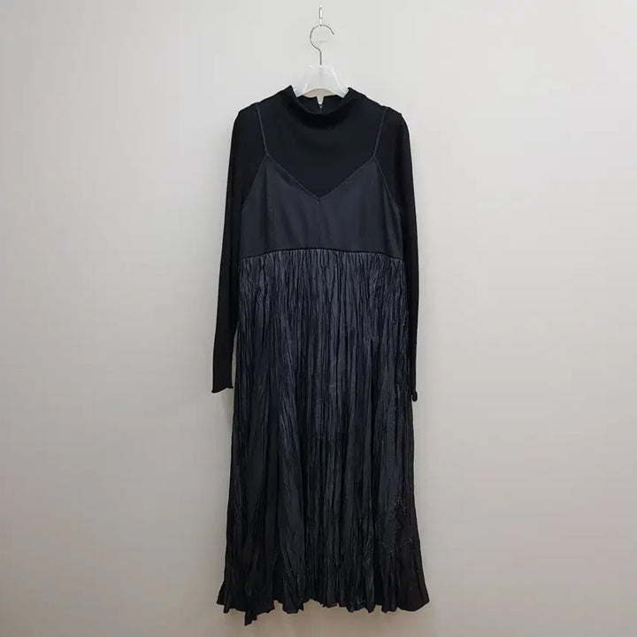 [BUNJANG] LATT by TIME 2023 Layered Pleats Long Dress / 한섬 래트 2023 레이어드 플리츠 롱원피스 S사이즈