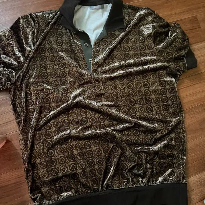 [BUNJANG] Volante Velvet Pattern Collar T-Shirt / 볼란테 차드말론 벨벳 패턴 카라티