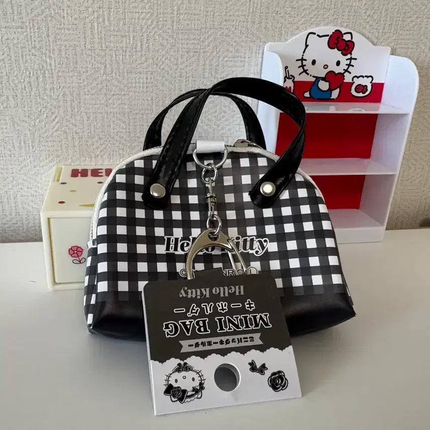 [BUNJANG] Sanrio Hello Kitty Gingham Check Bag Charm / 산리오 헬로키티가방키링